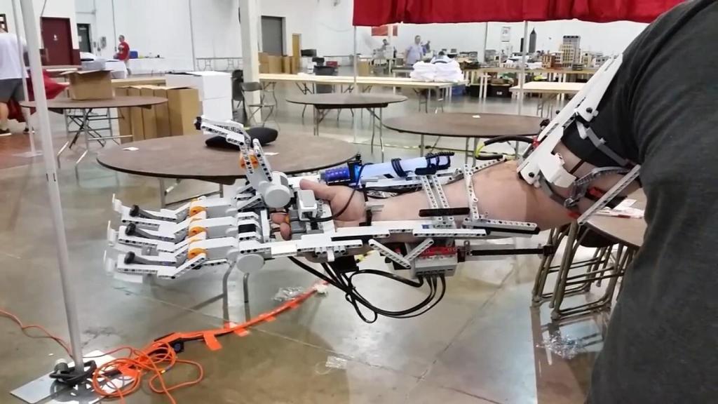 lego-brazo-robotico