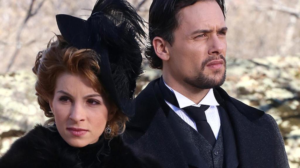 Sara Miquel y Roger Berruezo en 'Acacias 38'