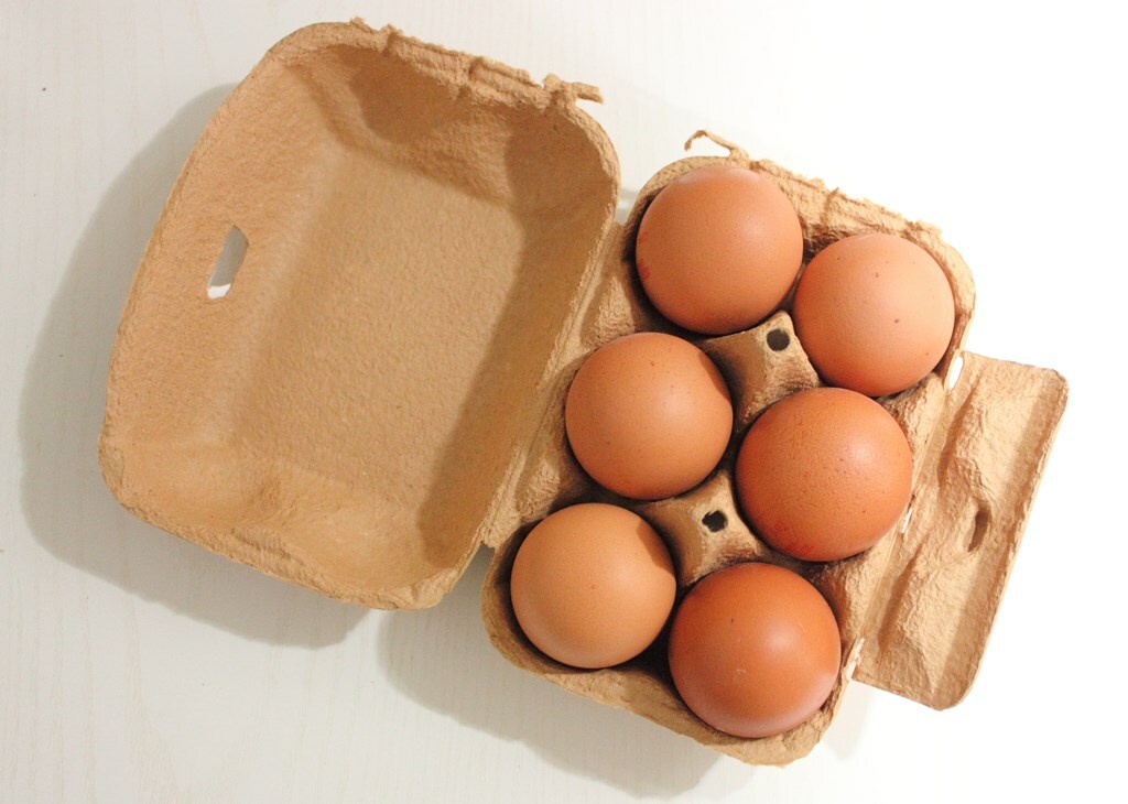 Separar las claras de las yemas