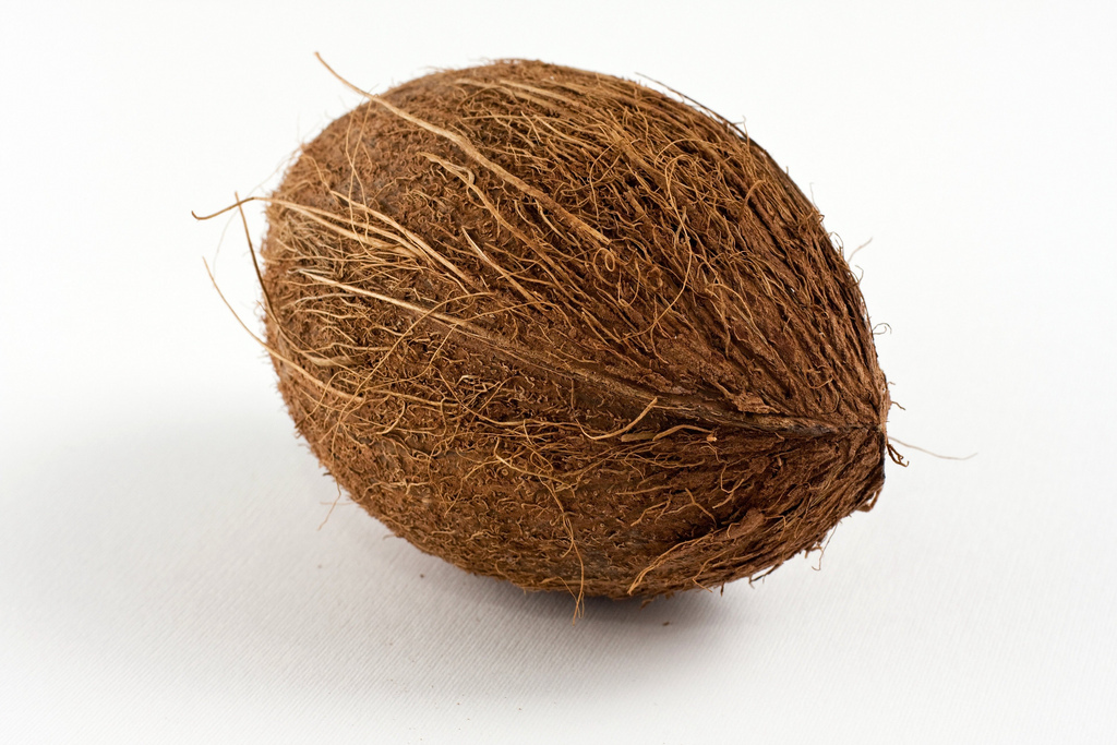 Cómo abrir un coco sin destrozarlo