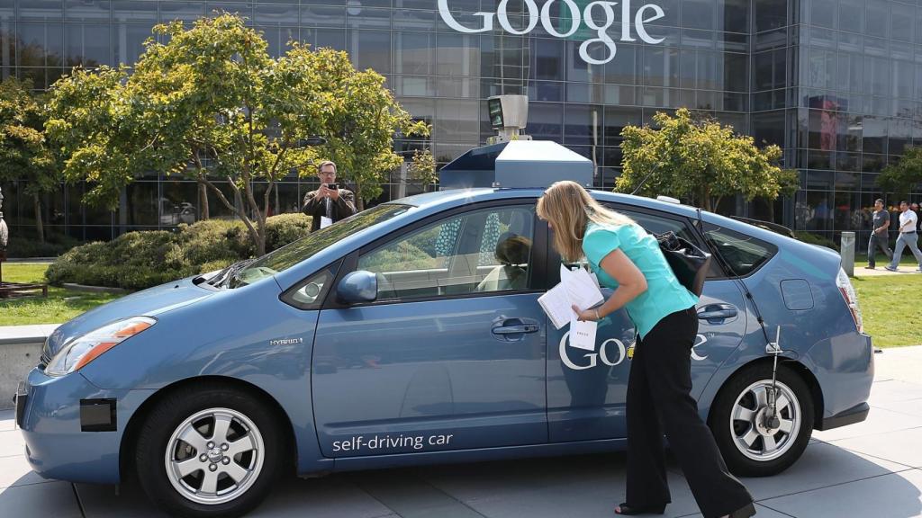 Primer accidente del coche autónomo de Google con heridos leves