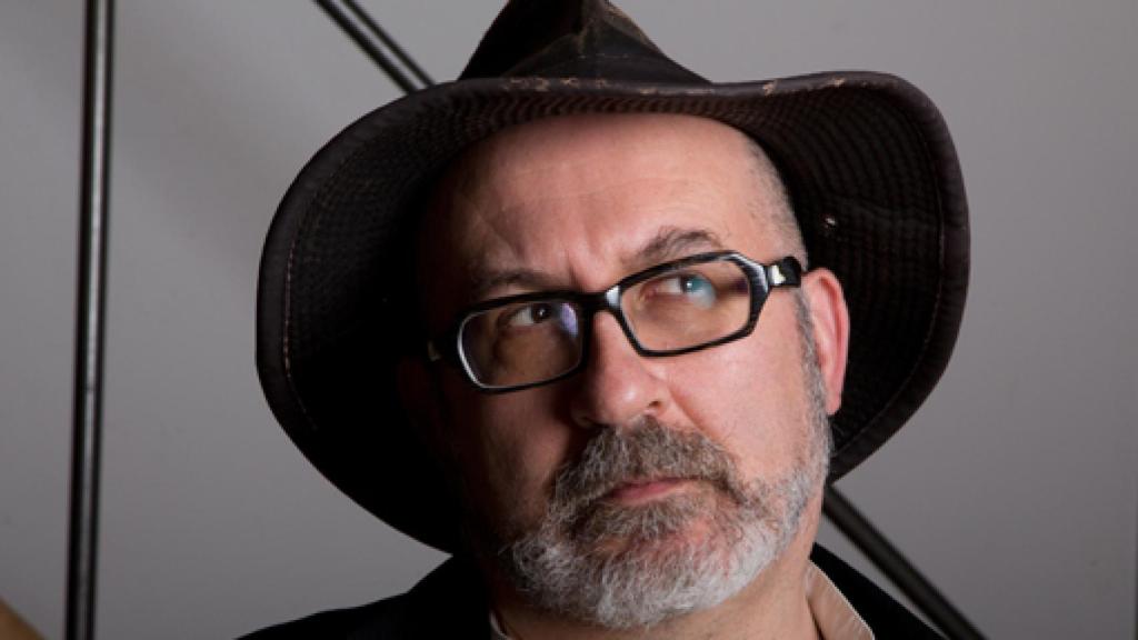 Image: Sandrone Dazieri: Las series jamás tendrán la profundidad que tiene una novela