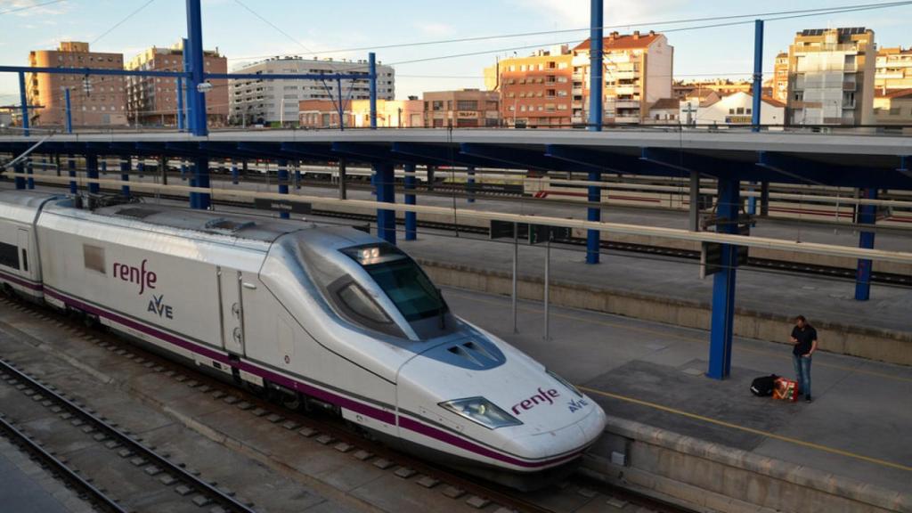 Renfe ofrecerá WiFi gratis en el AVE a finales de año