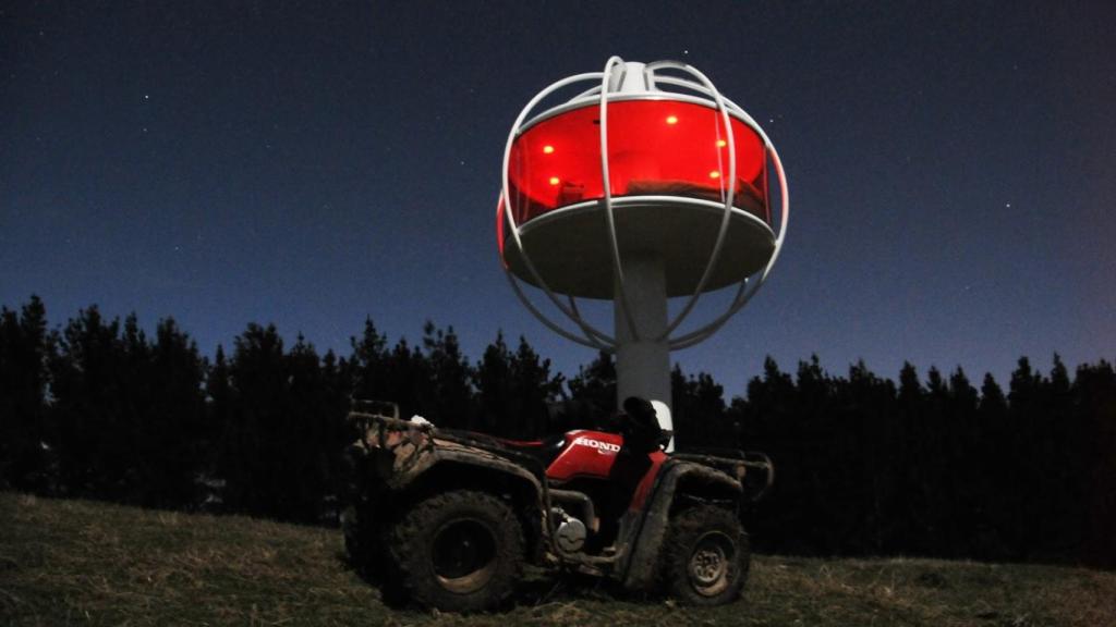 La tecno-cueva definitiva se controla desde un Android