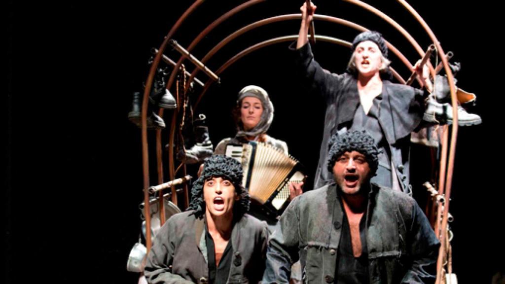 Image: Madre coraje vuelve al frente