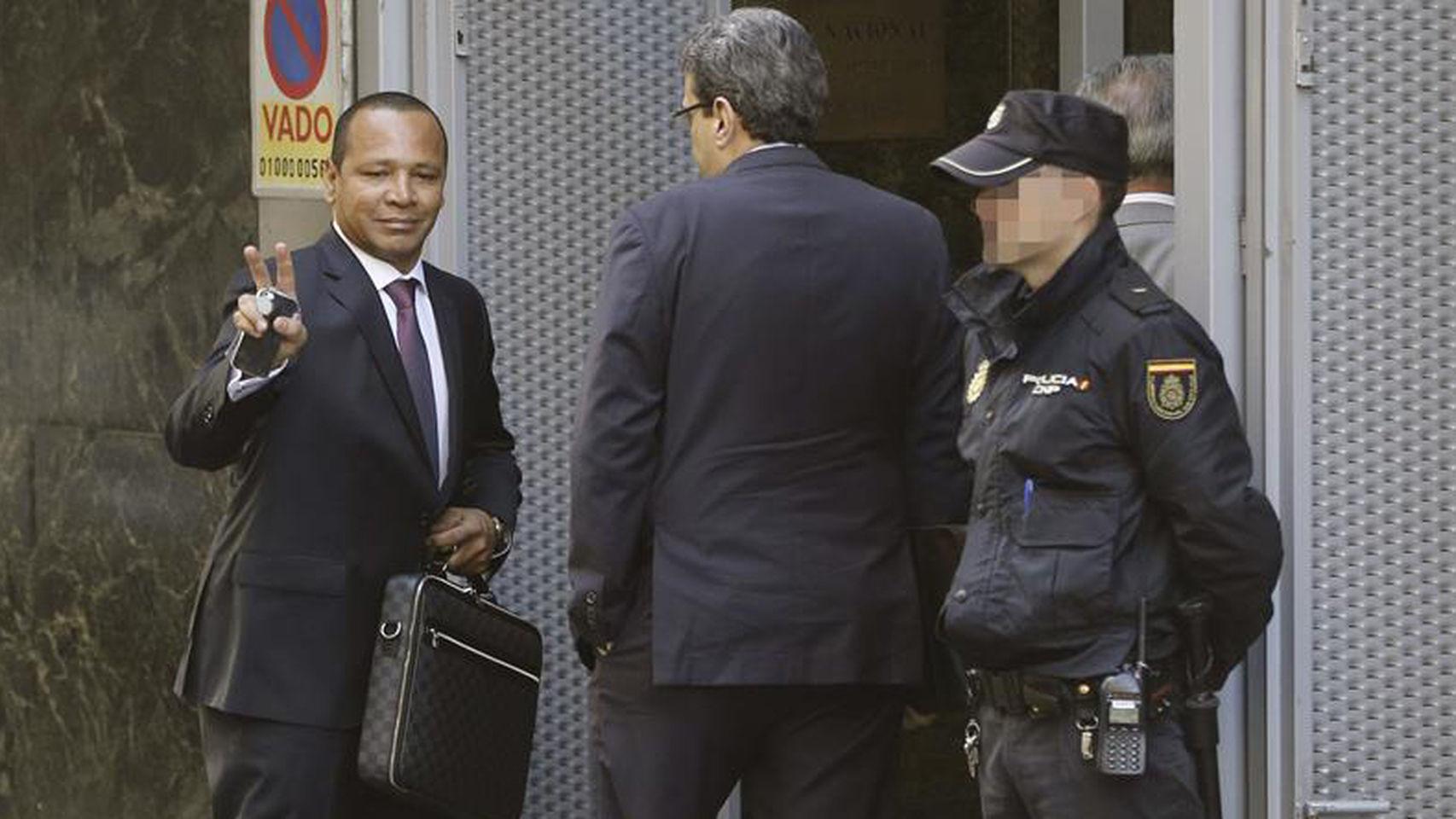 Neymar-declarar-frente-Juez-Ruz_66753409_52922_1706x960