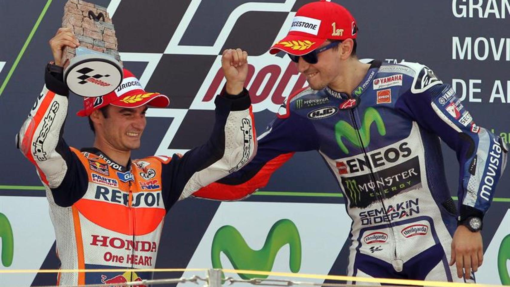 Pedrosa y Lorenzo en el podio del GP de Aragón.