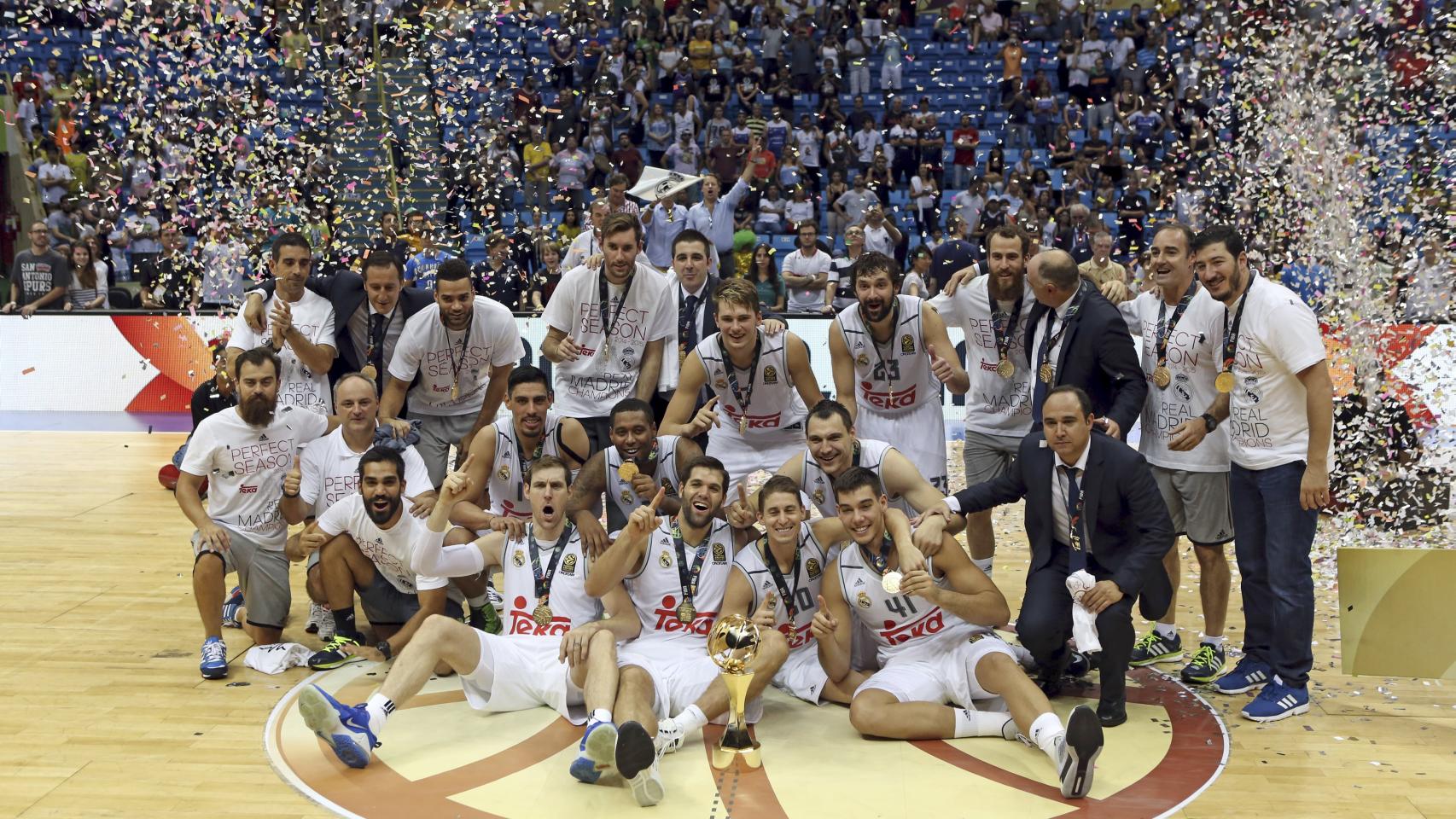 El Real Madrid celebra su quinta Intercontinental.