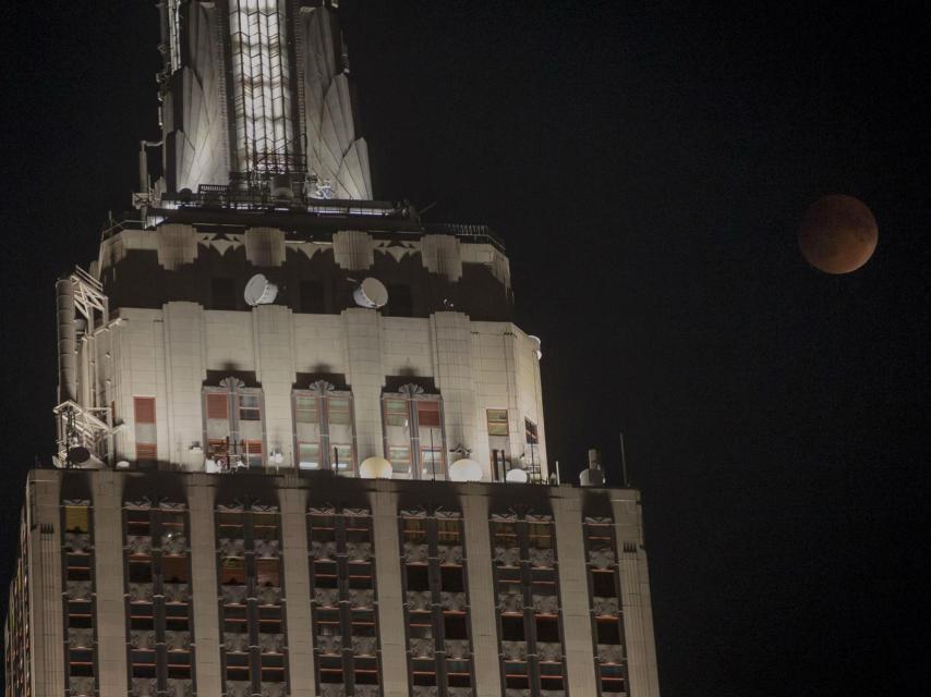 A pesar de la luz de Manhattan, el fenómeno pudo apreciarse en Nueva York.