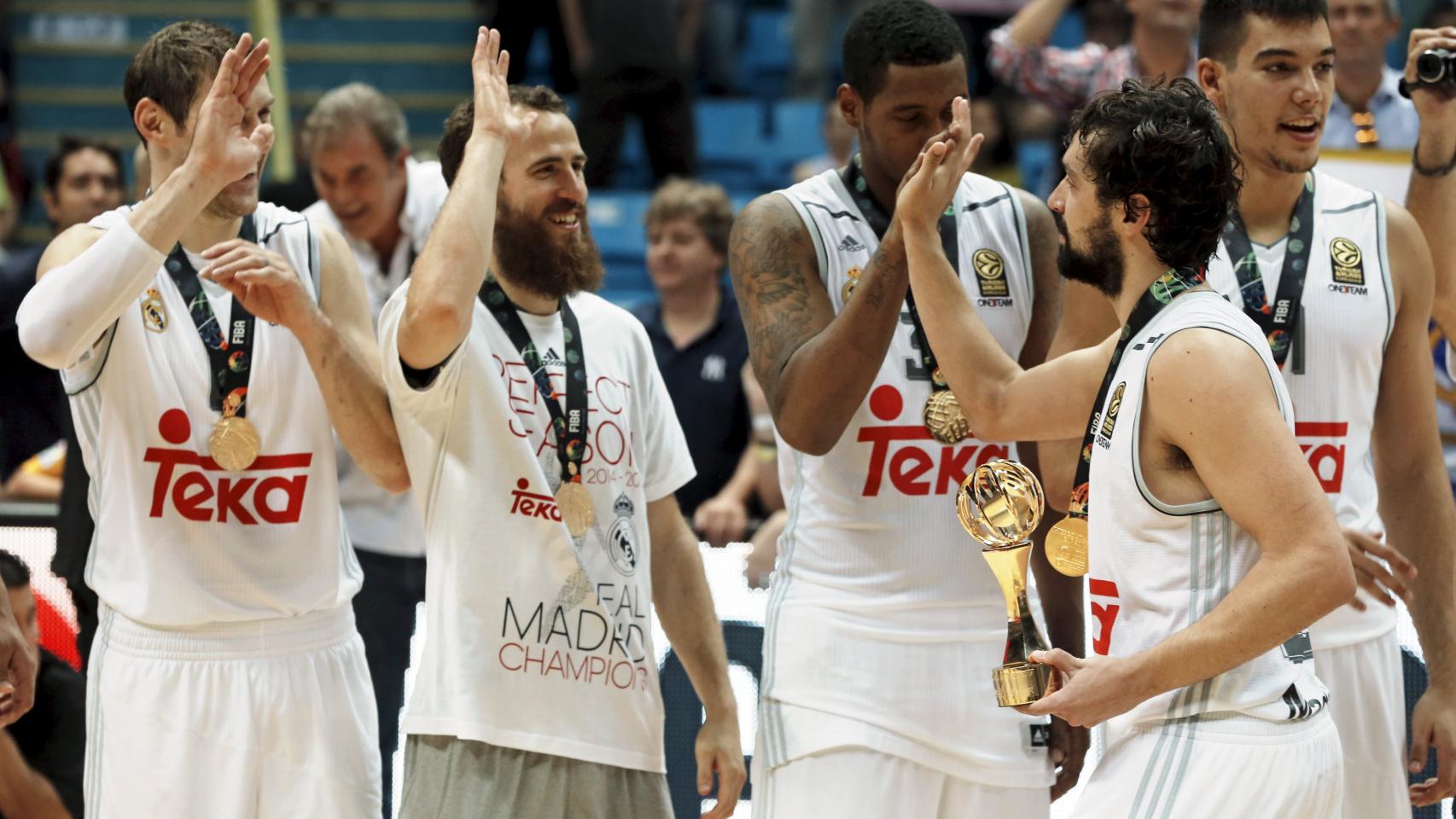 El Real Madrid celebra su reciente triunfo en la Copa Intercontinental