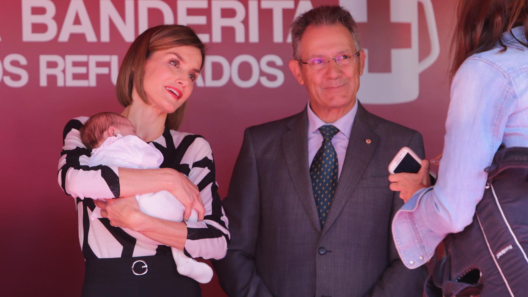 Nara, la niña que ha derretido a la Reina