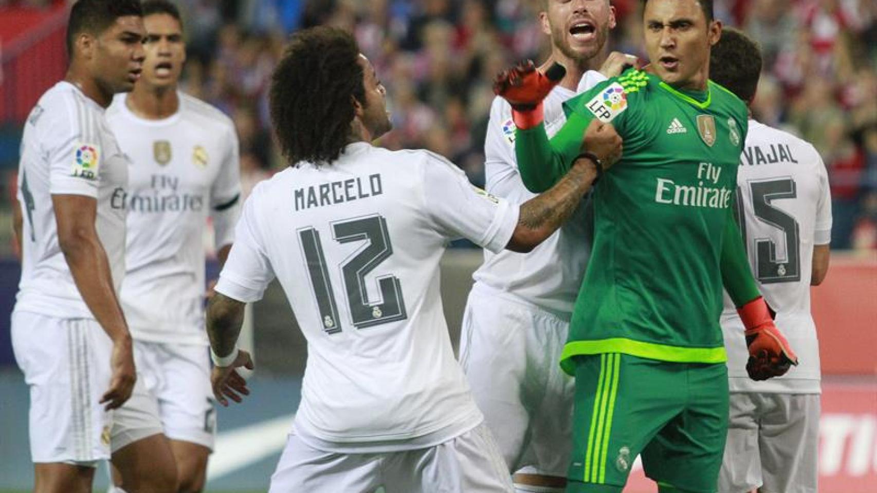 Keylor celebra el penalti detenido. /Efe