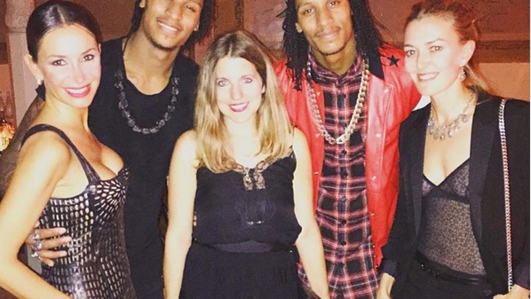 Cecilia junto a los Les Twins y Marta Ortega, heredera de Inditex.