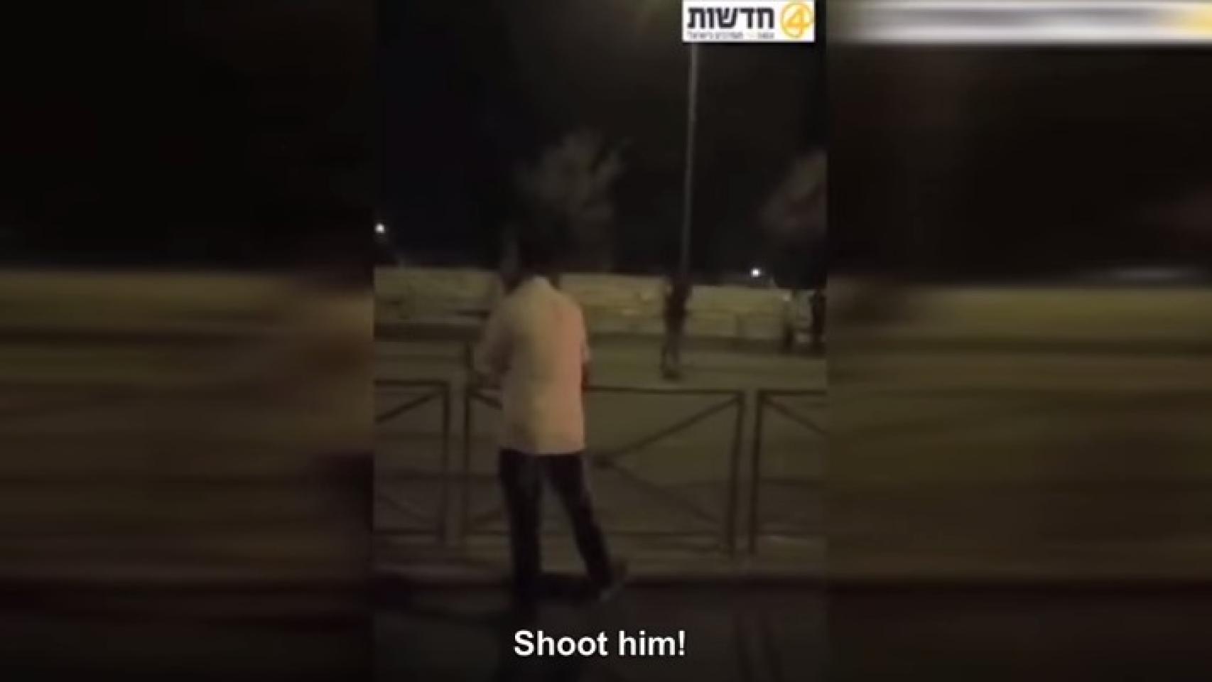 Escena del vídeo en el momento de la persecución al palestino