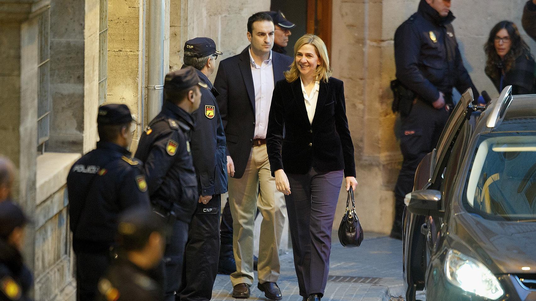 La infanta Cristina a su salida de la Audiencia de Palma en febrero de 2014
