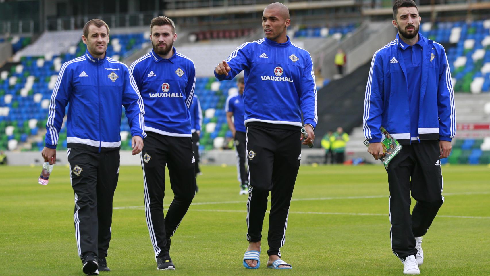 Magennis (centro) durante un entrenamiento.