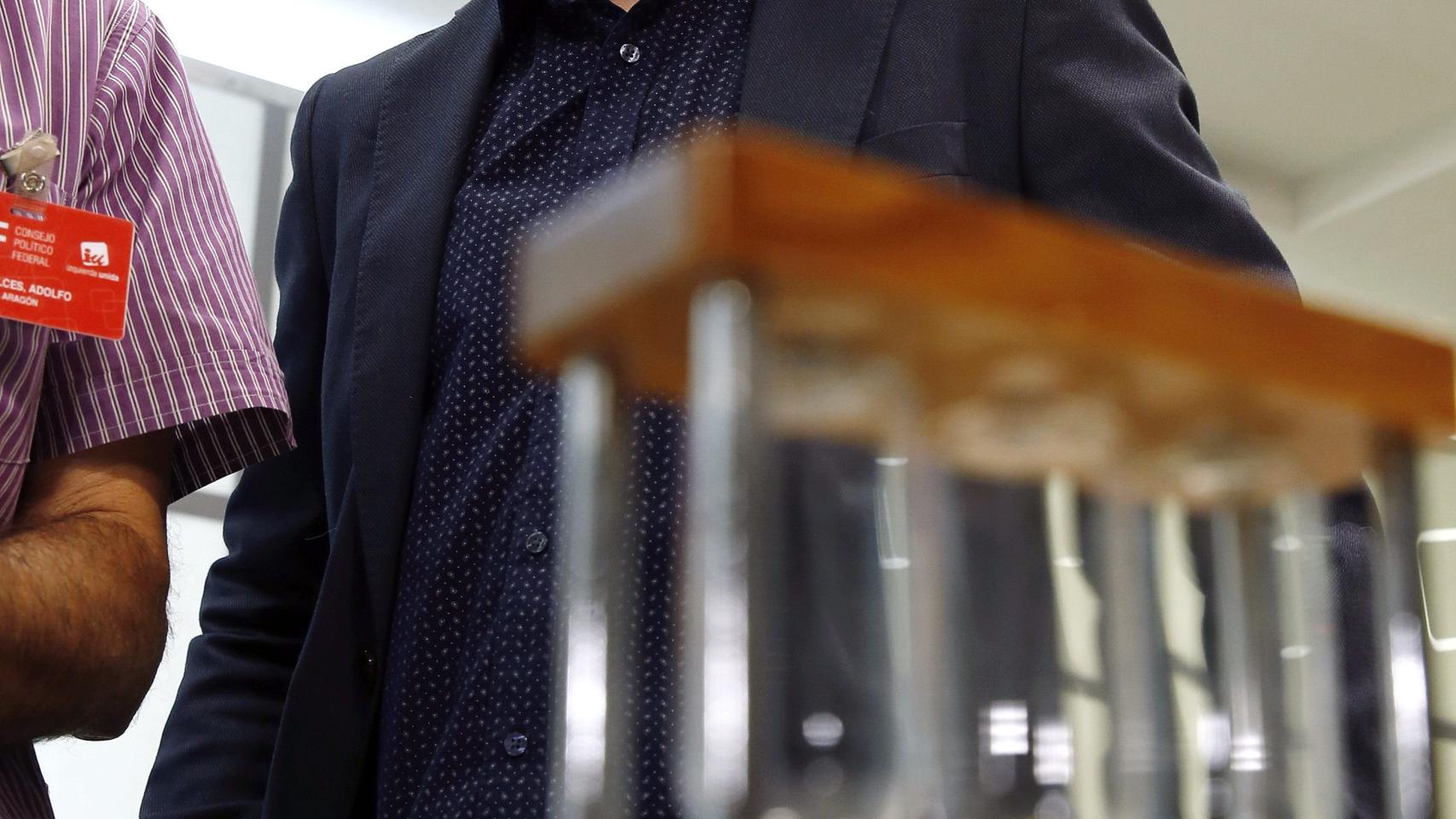 El candidato de IU compareció este miércoles, a diferencia de Iglesias. /