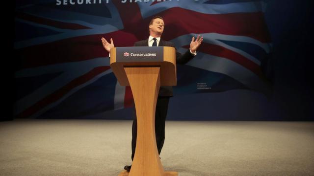 Cameron ante el congreso anual de su formación.