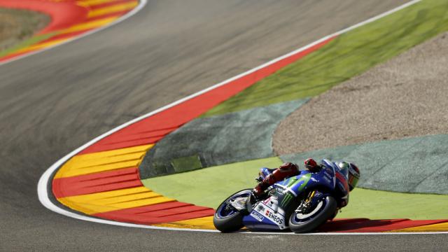 Lorenza aprieta en una curva del Gran Premio de Aragón.