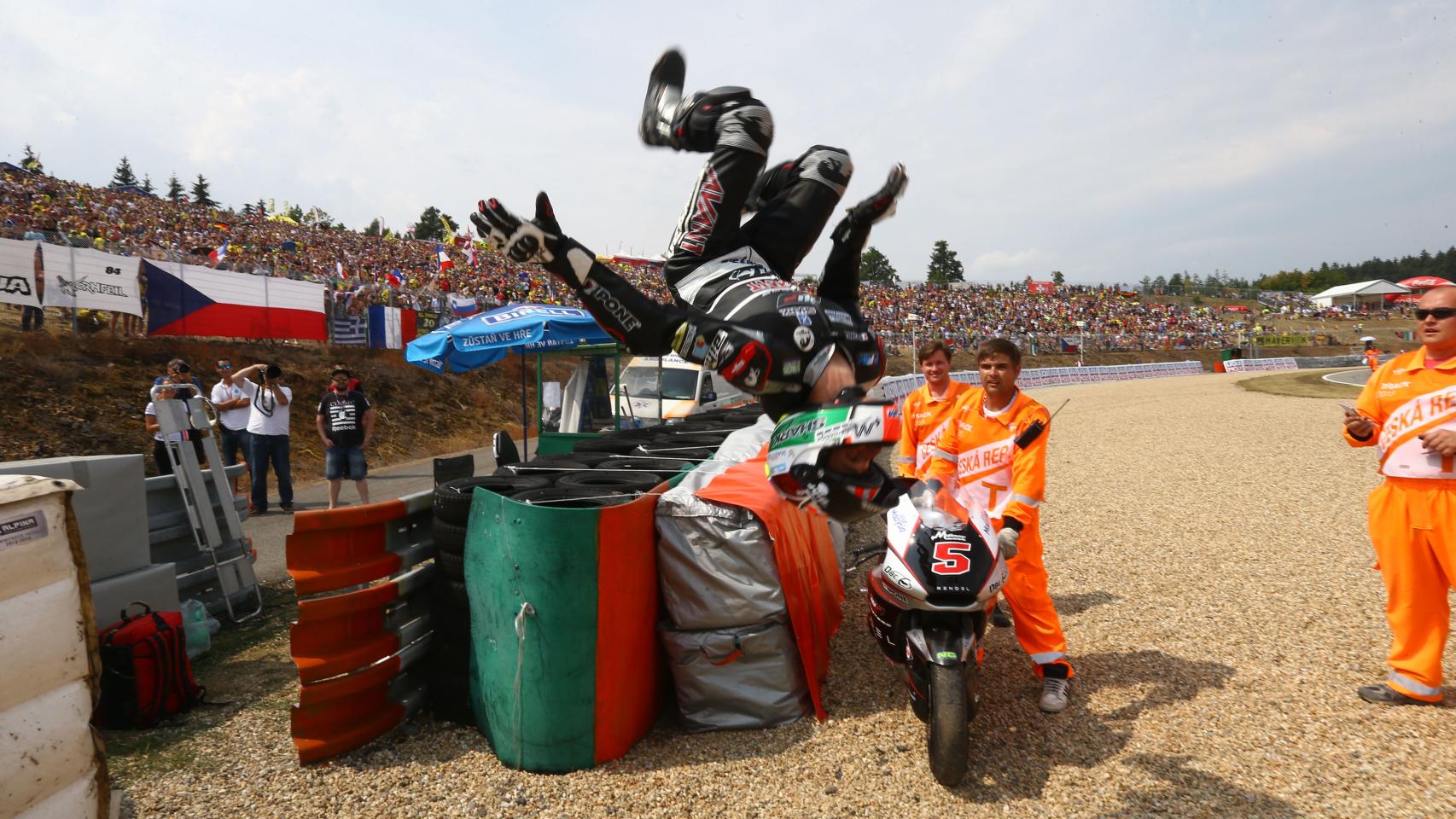 Un acróbata corona Moto2