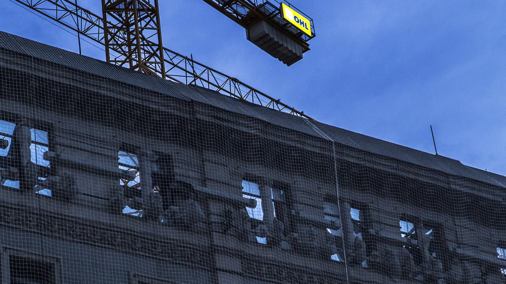 Grúa de OHL en las obras del Proyecto Canalejas