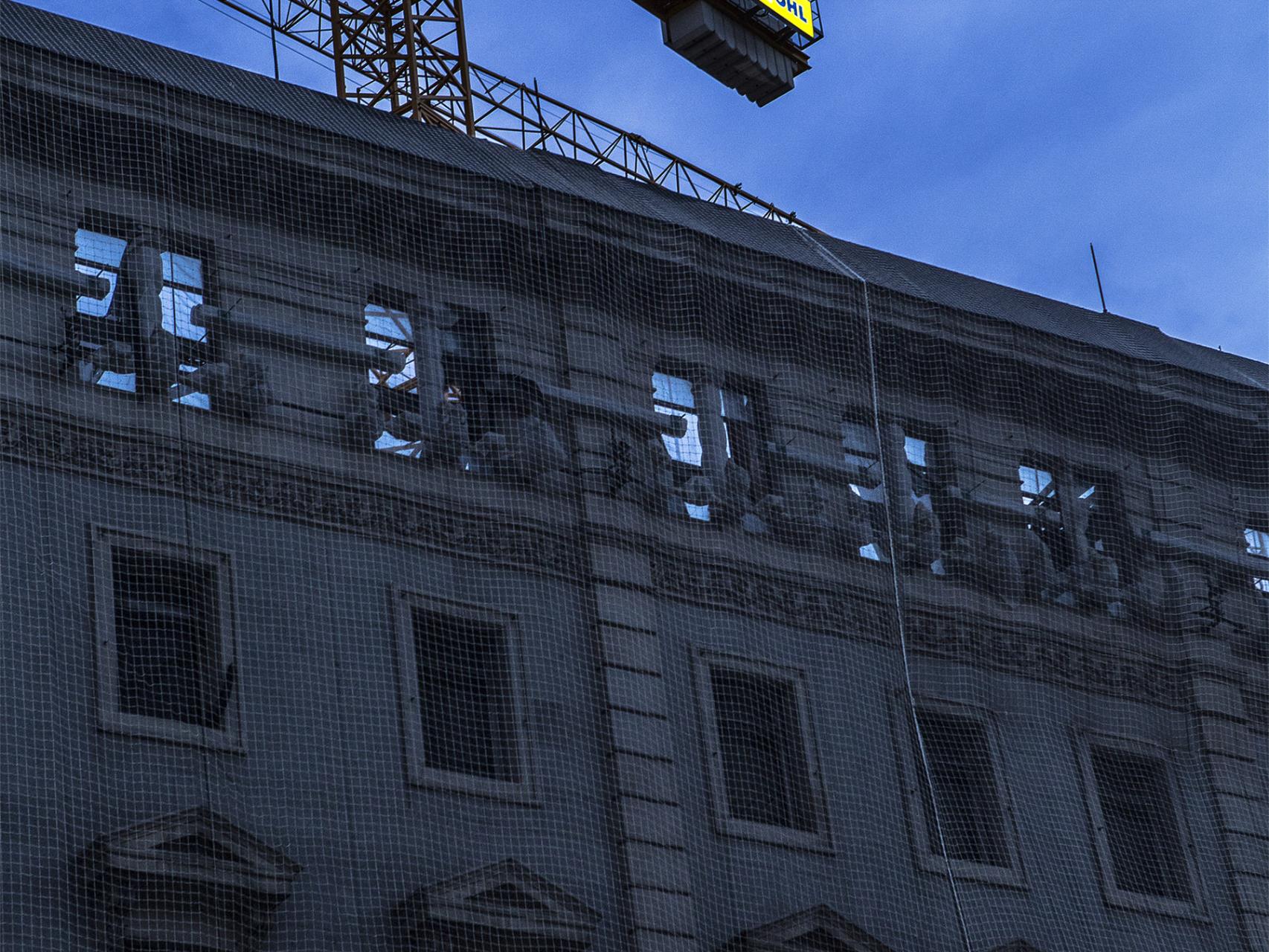 Grúa de OHL en las obras del Proyecto Canalejas