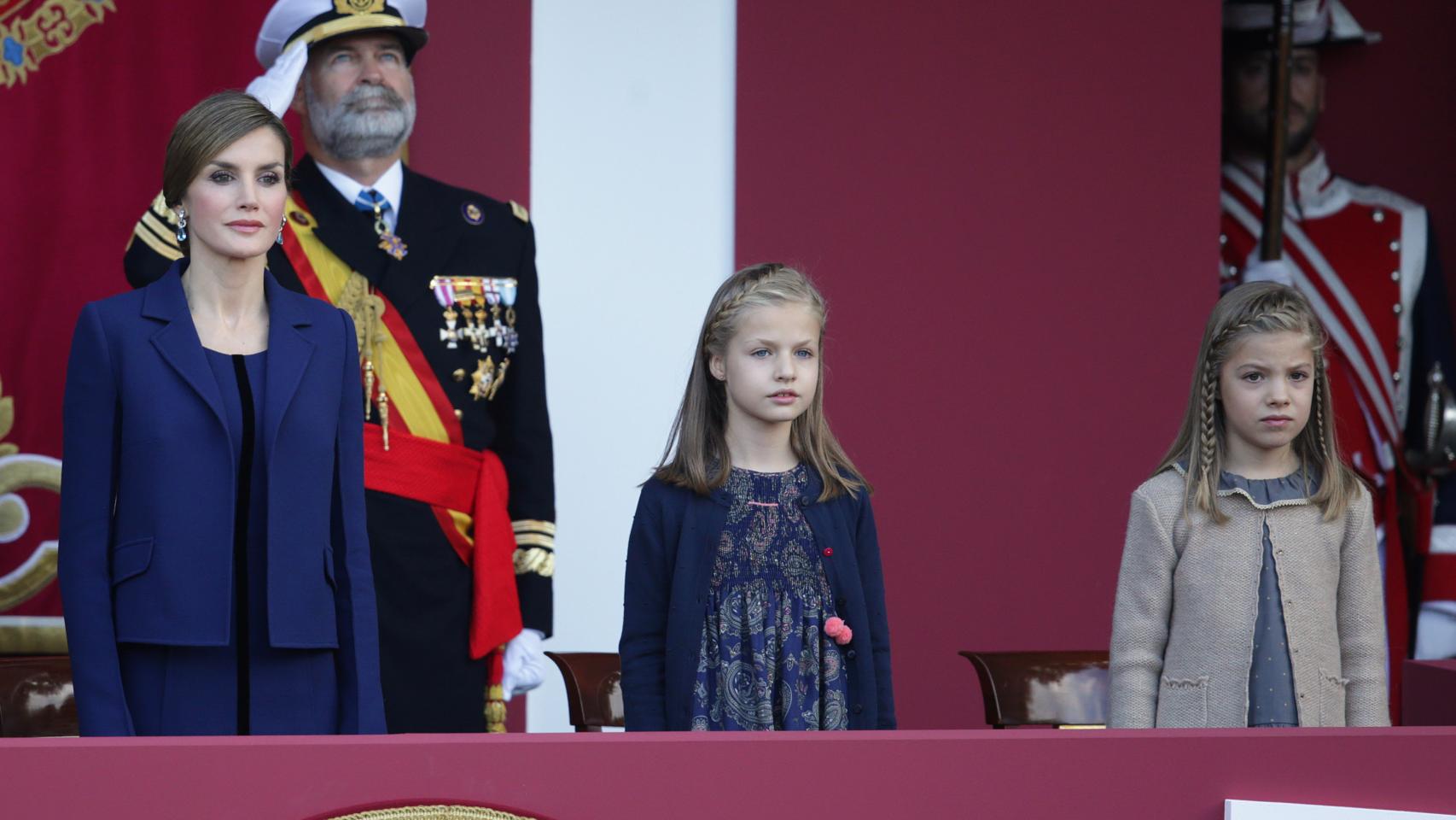 La Reina y las Infantas preparadas en el Día de la Hispanidad