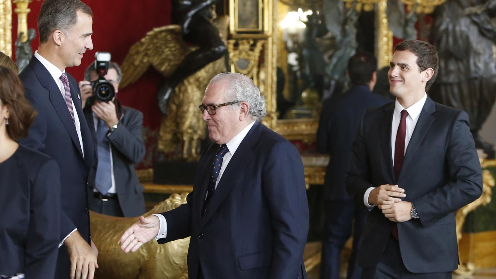 Albert Rivera espera su turno para saludar a los Reyes