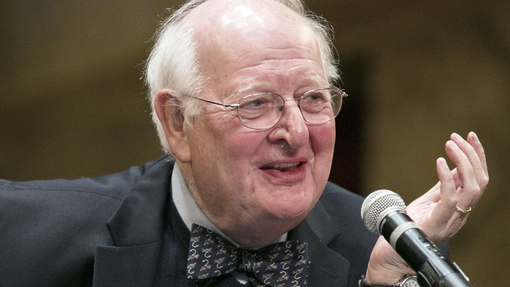 El profesor Angus Deaton en una conferencia tras ser galardonado con el Nobel.