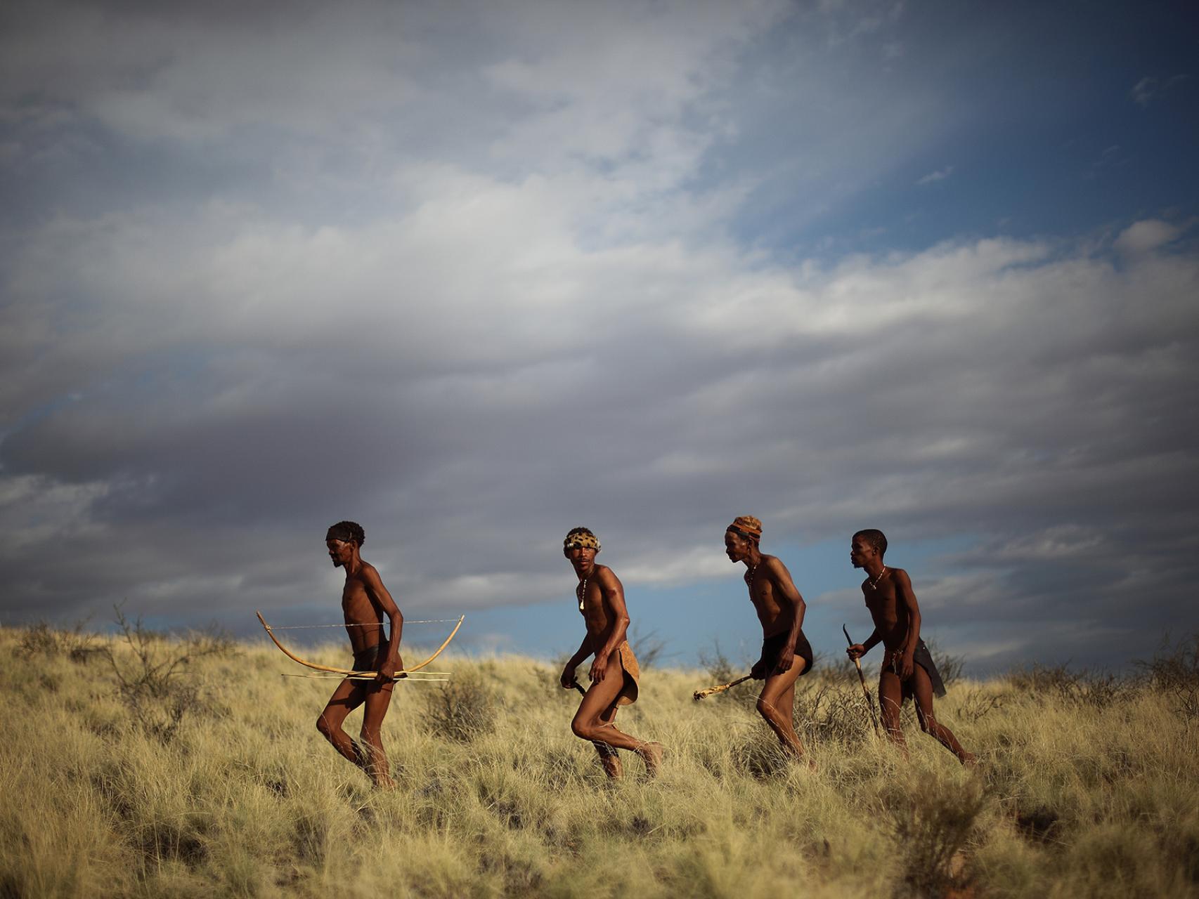 Un grupo de San, en el desierto Kalajari