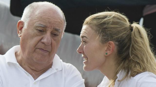 Amancio Ortega Gaona, junto a su hija Marta.