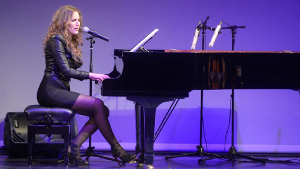 Image: María Toledo dinamita el Auditorio