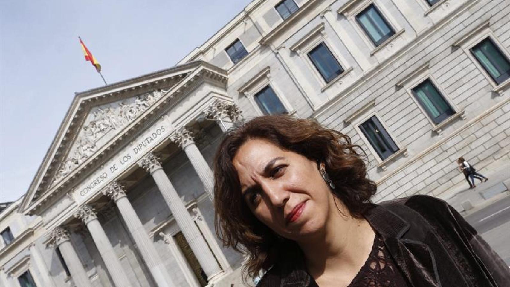 Irene Lozano, a las puertas del Congreso.
