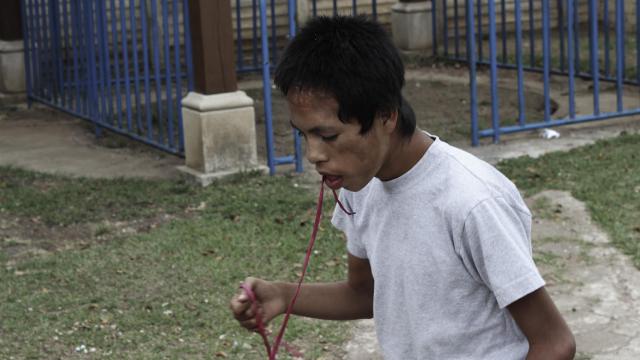 Francisco, con su cordón rojo.