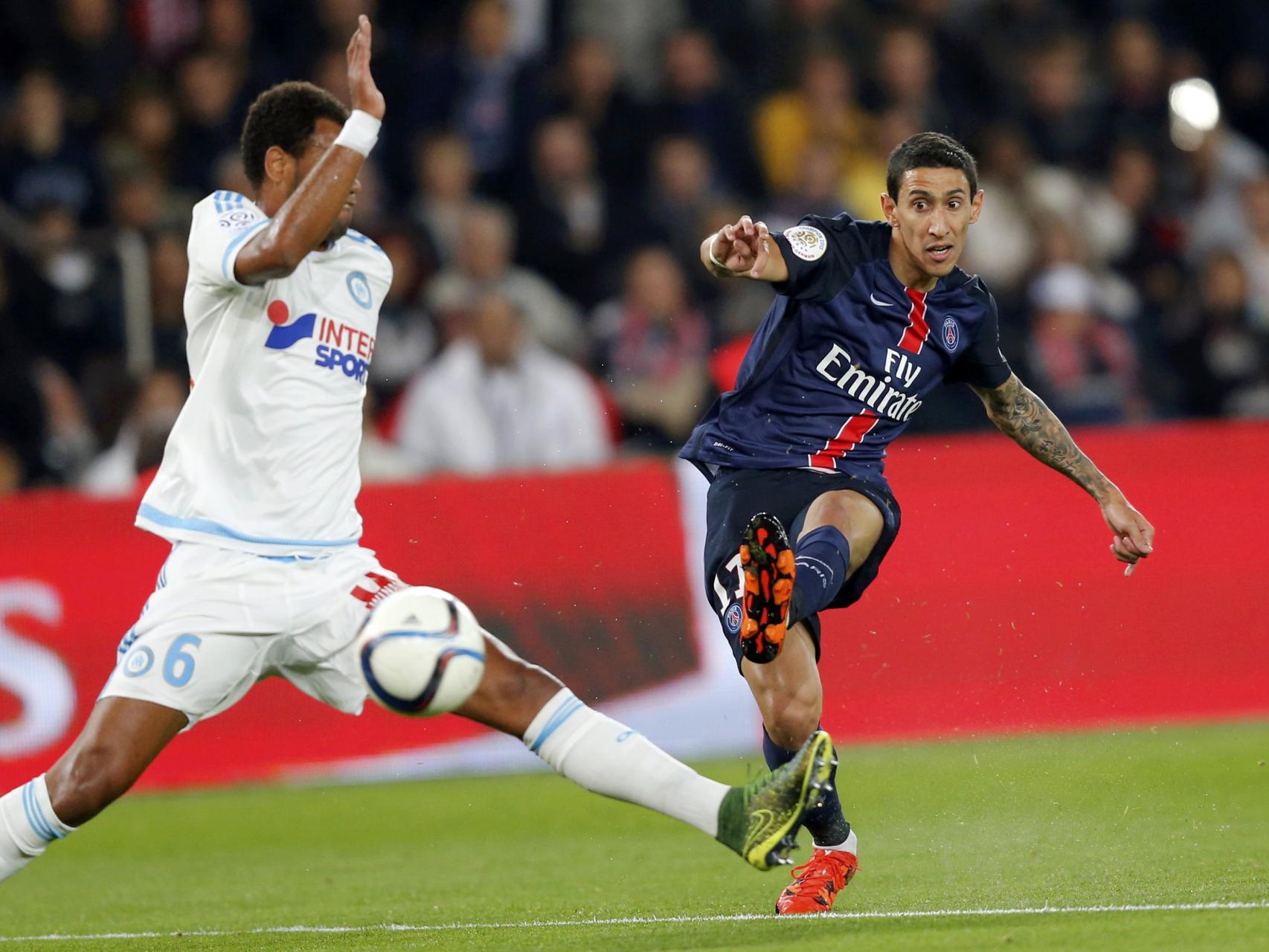 Di María remata frente al Olympique de Marsella.