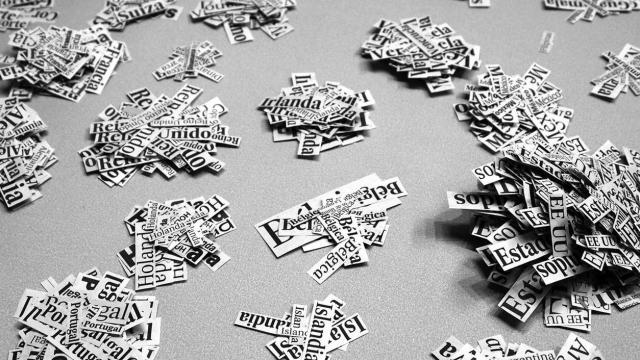 Periódicos triturados por Aballí.