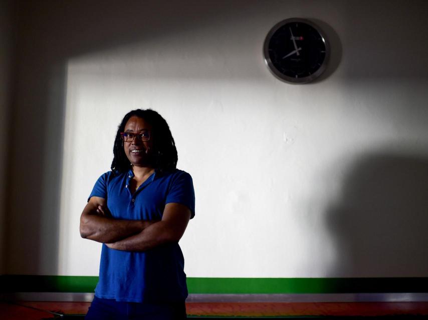 Goueli en las oficinas de Destinia.