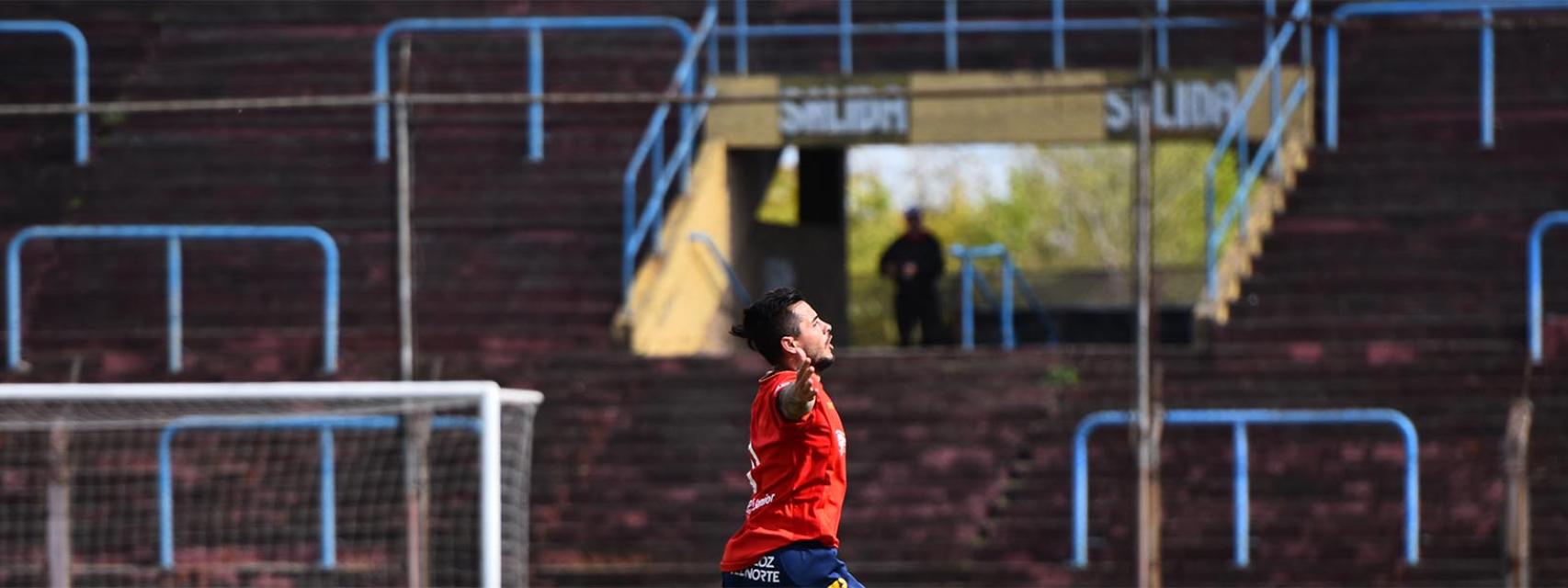 Un jugador en el estadio.