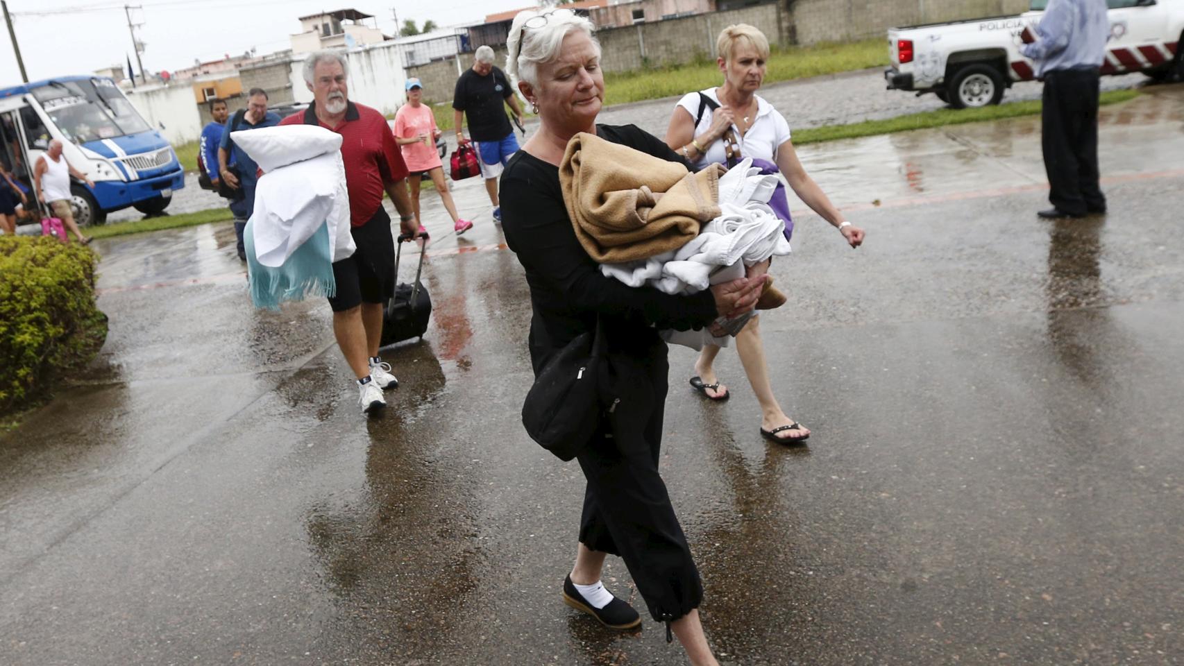 Patricia toca tierra