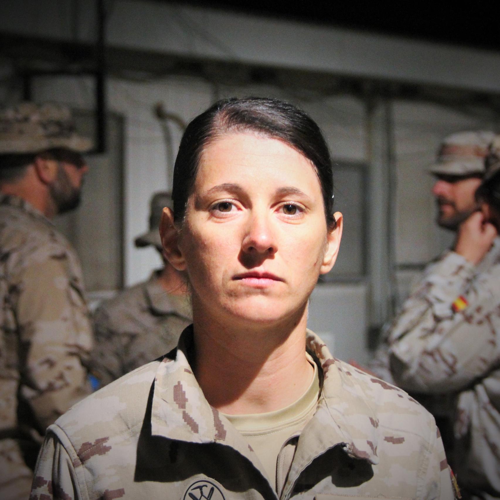 Isabel Montañés, regimiento de cazadores de montaña Galicia 64.