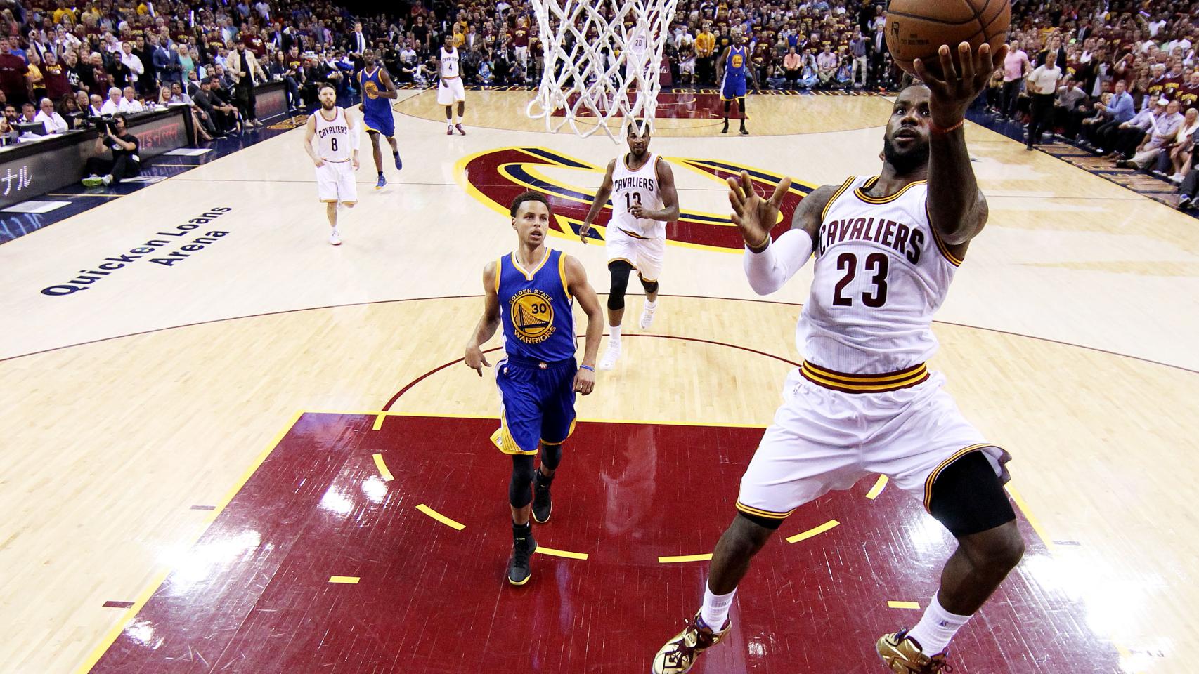 Stephen Curry y LeBron James, líderes de nuevo.