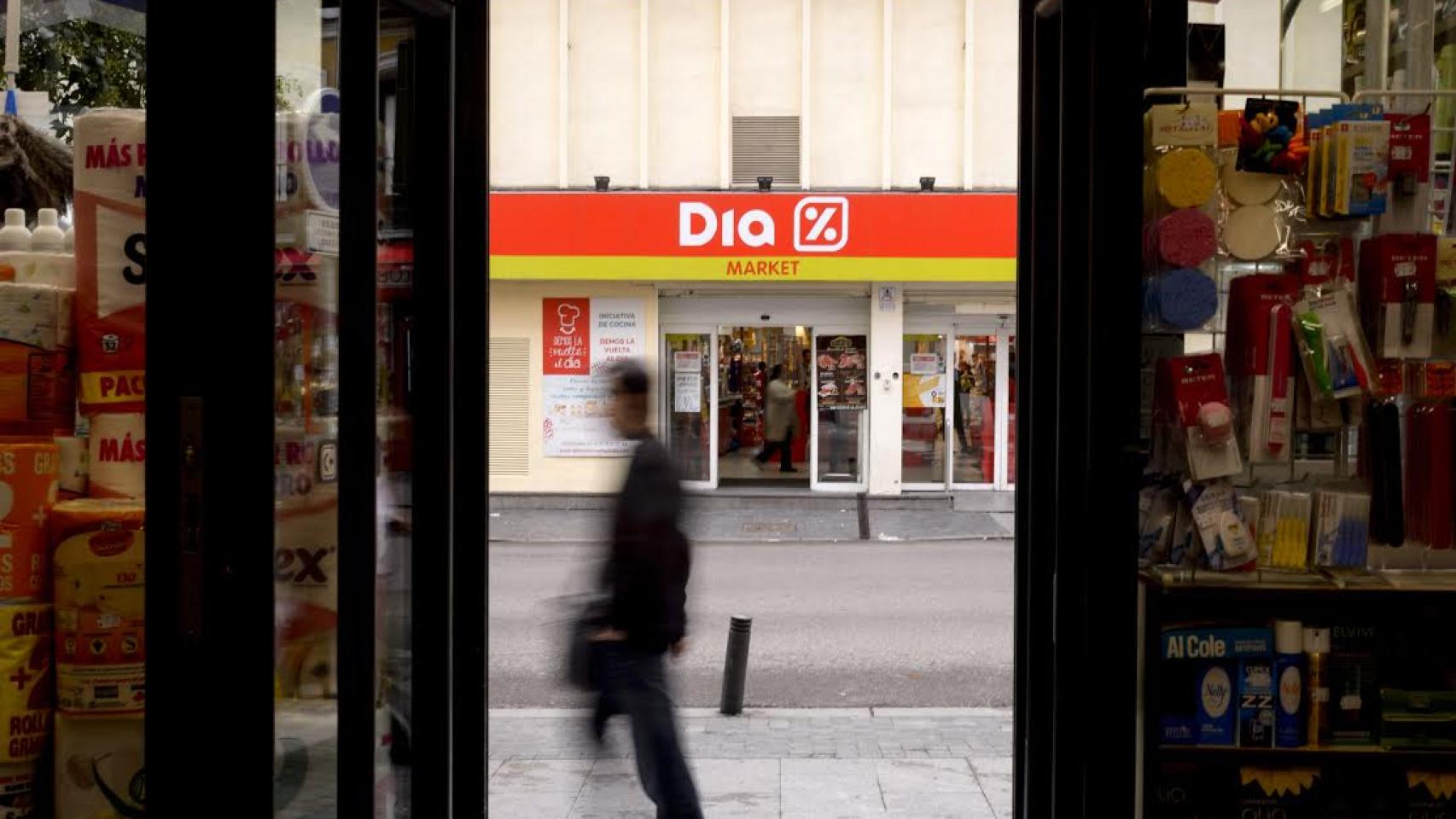 Exterior de una tienda Dia.