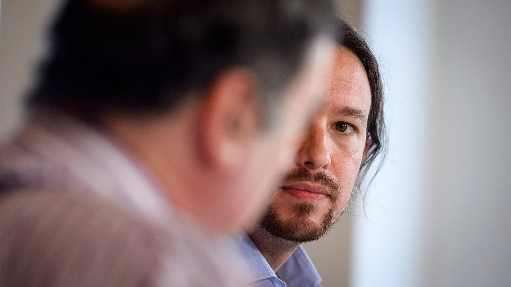 El director de EL ESPAÑOL, Pedro J. Ramírez, con el líder de Podemos.