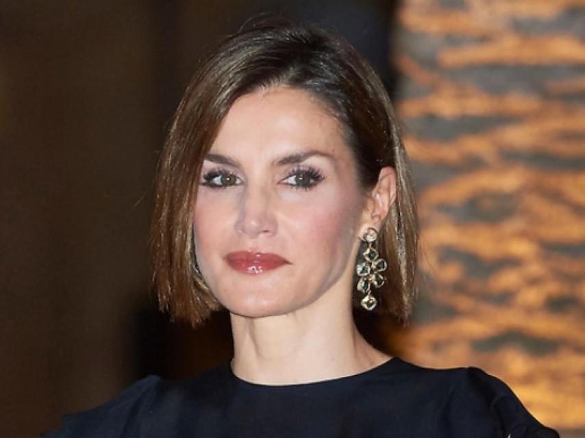 Doña Letizia  con pendientes de oro y amatista de Coolook.