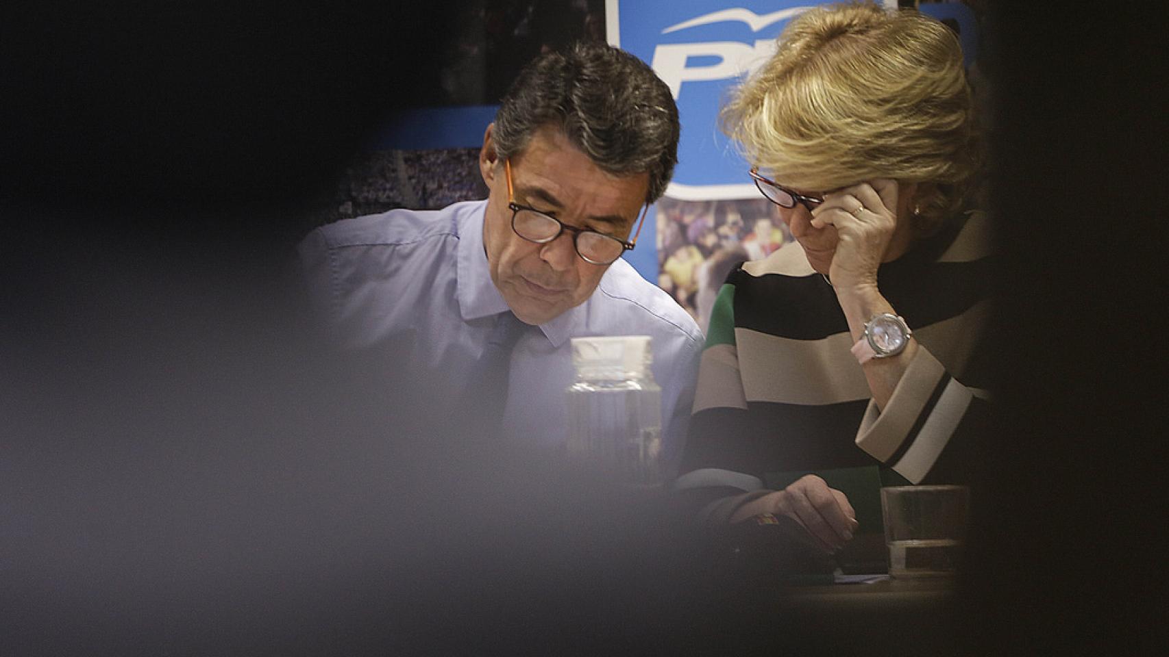 Ignacio González, secretario general del PP de Madrid, junto con Esperanza Aguirre.
