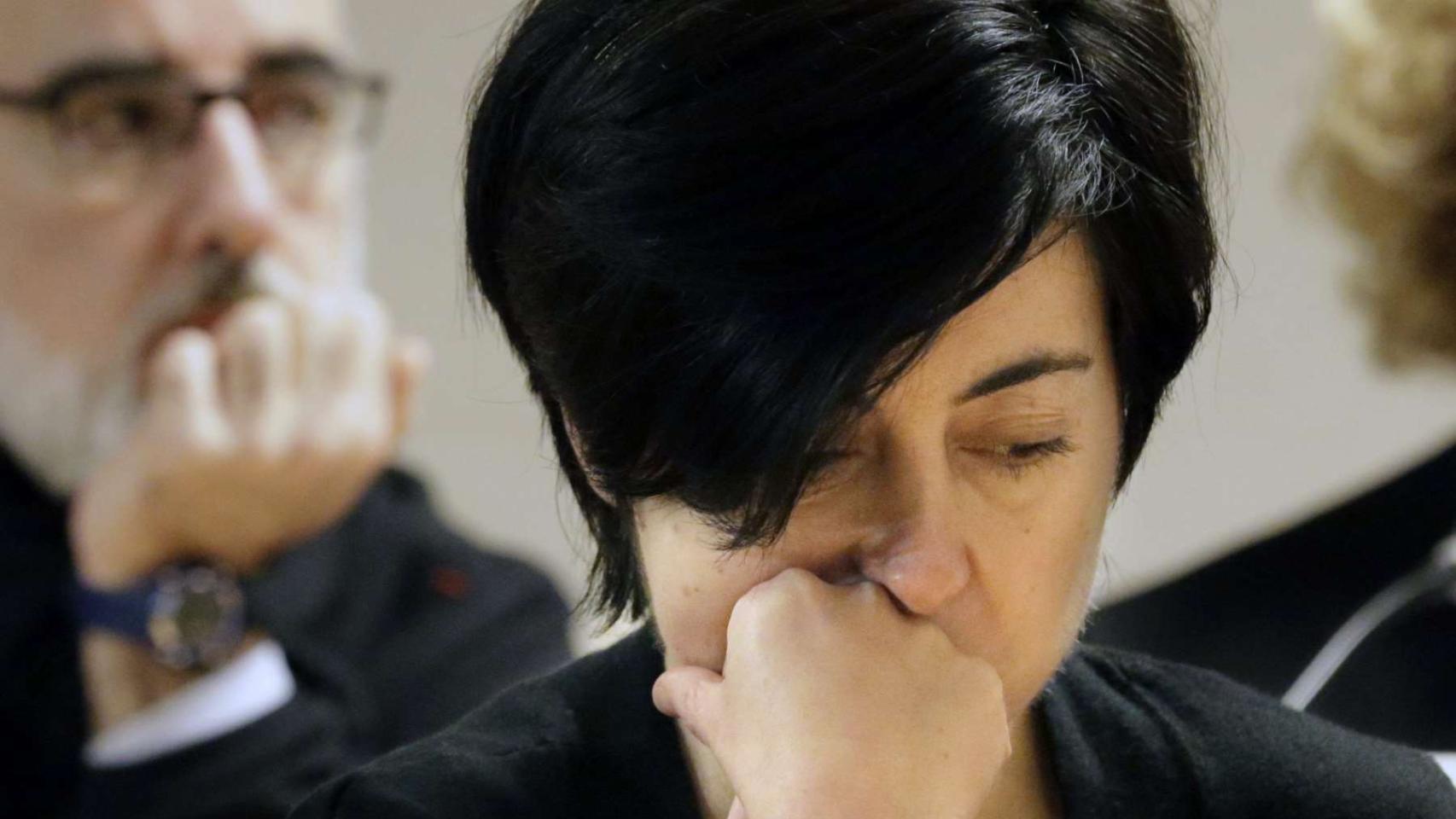 Rosario Porto (c) y Alfonso Basterra (izq) en un momento del juicio