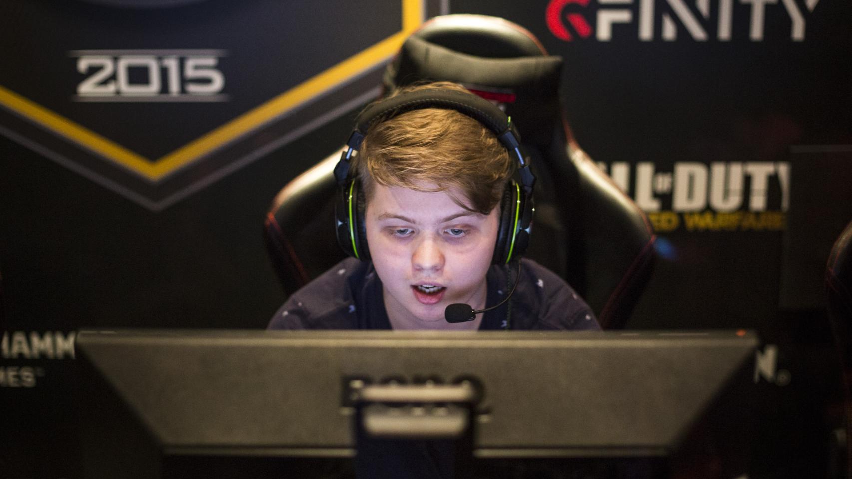 Un joven durante el último torneo de Call of Duty.