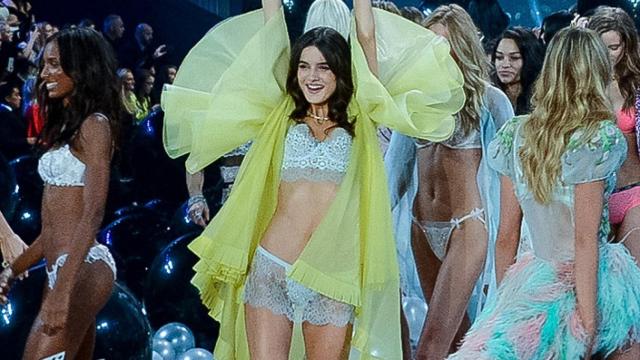 Blanca Padilla en el carrusel de Victoria´s Secret