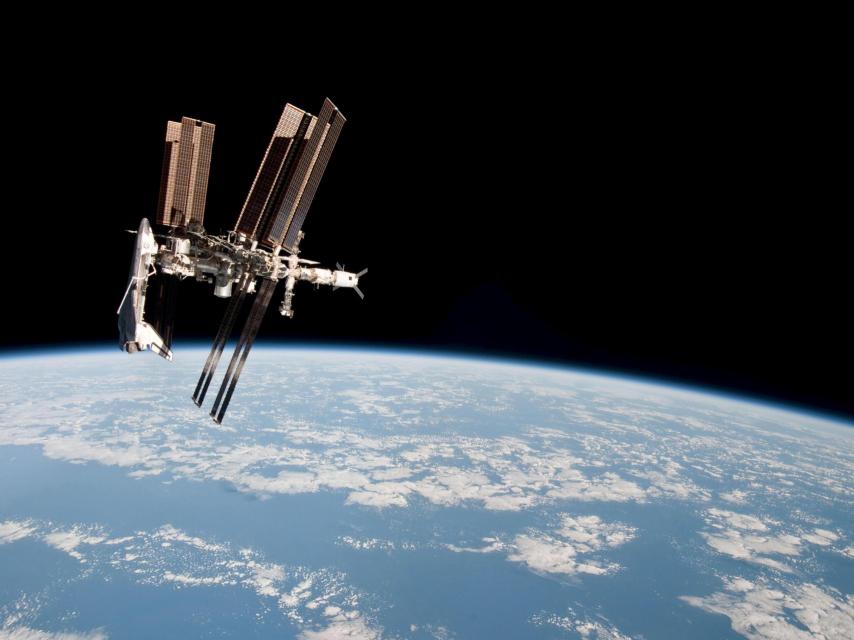 La lanzadera Endeavour atracada, el 27 de mayo de 2011.