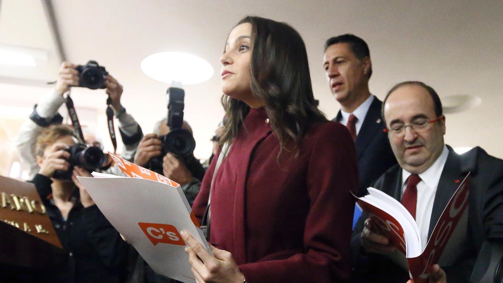 Inés Arrimadas, Miquel Iceta y Xavier García Albiol, en el registro del TC